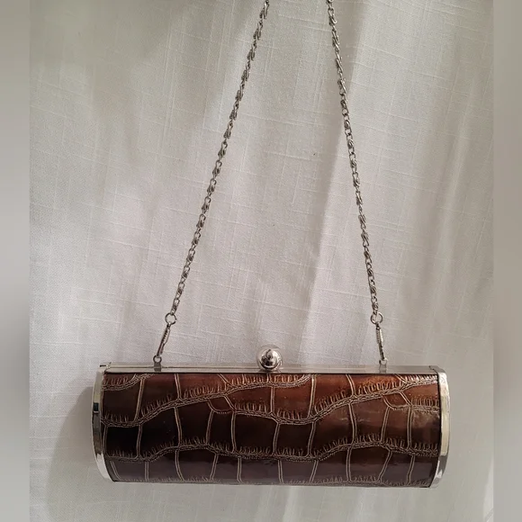 Elegant Crocodile Embossed Clutch with Chain handle - Picture 3 of 8